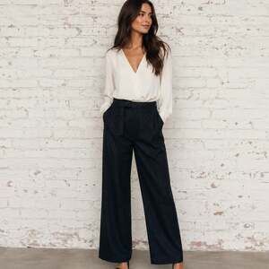 Anthropologie Maeve Belted Pleated Wide Leg Jeans in Dark Denim Size 29 Baggy